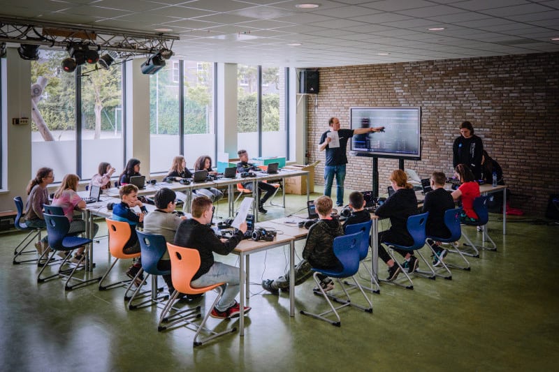 DJ LES MET DE KLAS